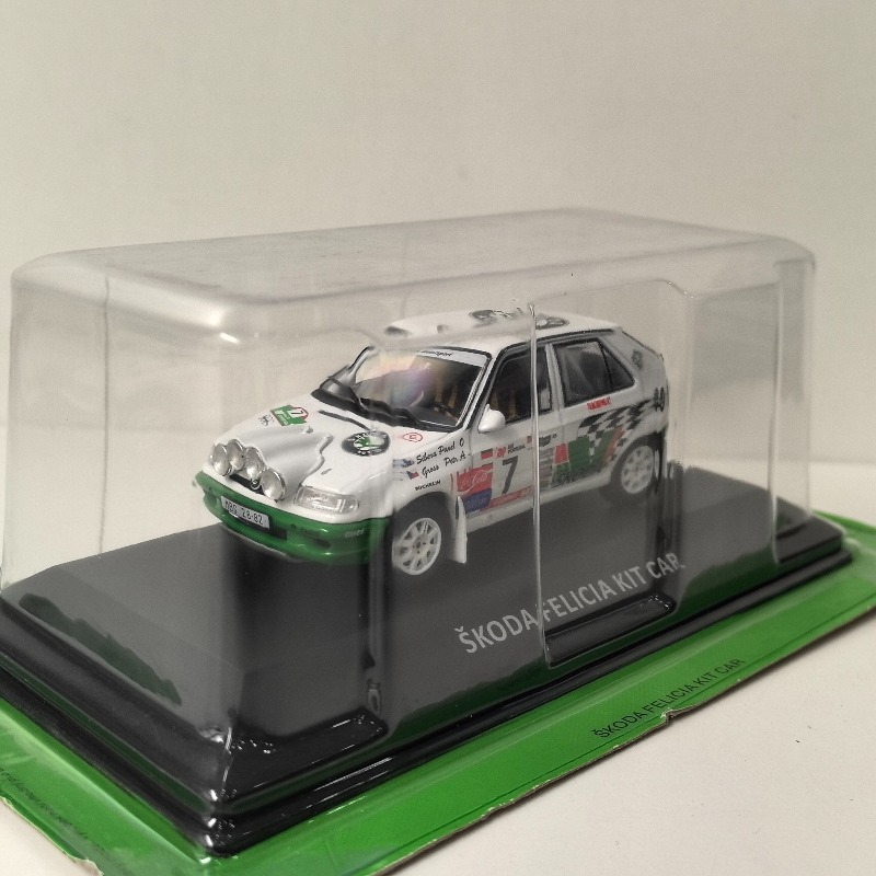 Diecast IXO Skala 1:43 SKODA F - Model Kit Cars ulasan dan harga